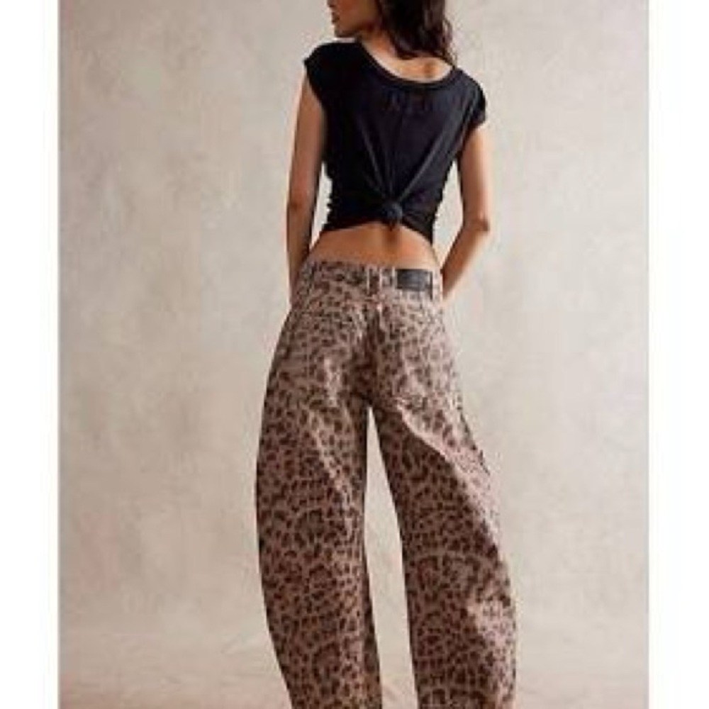 Free People WE THE FREE Good Luck Cheetah Printed Barrel Jeans - Picture 3 of 4